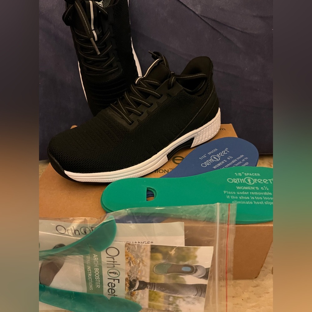 Women's Lightweight Black Knit Athletic Sneakers - Trainer. Size 6.5 Wide - Picture 2 of 7